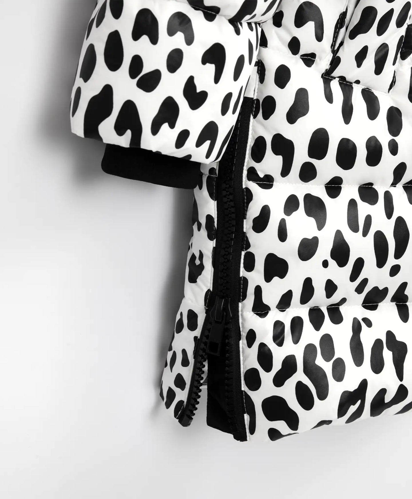 Бяло палто с принт от Gulliver