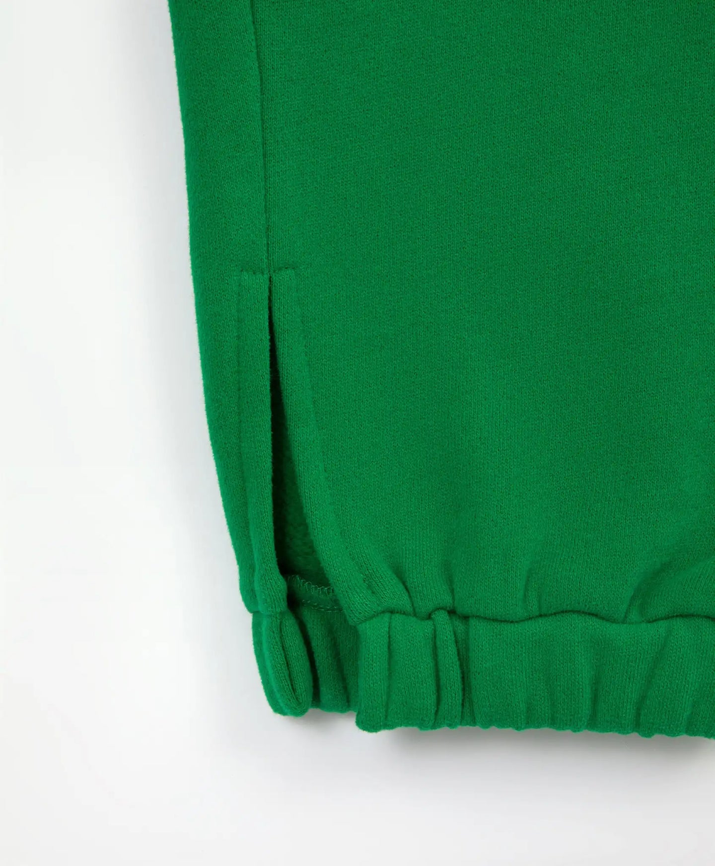 Зелени джогърски панталони с колан от Gulliver