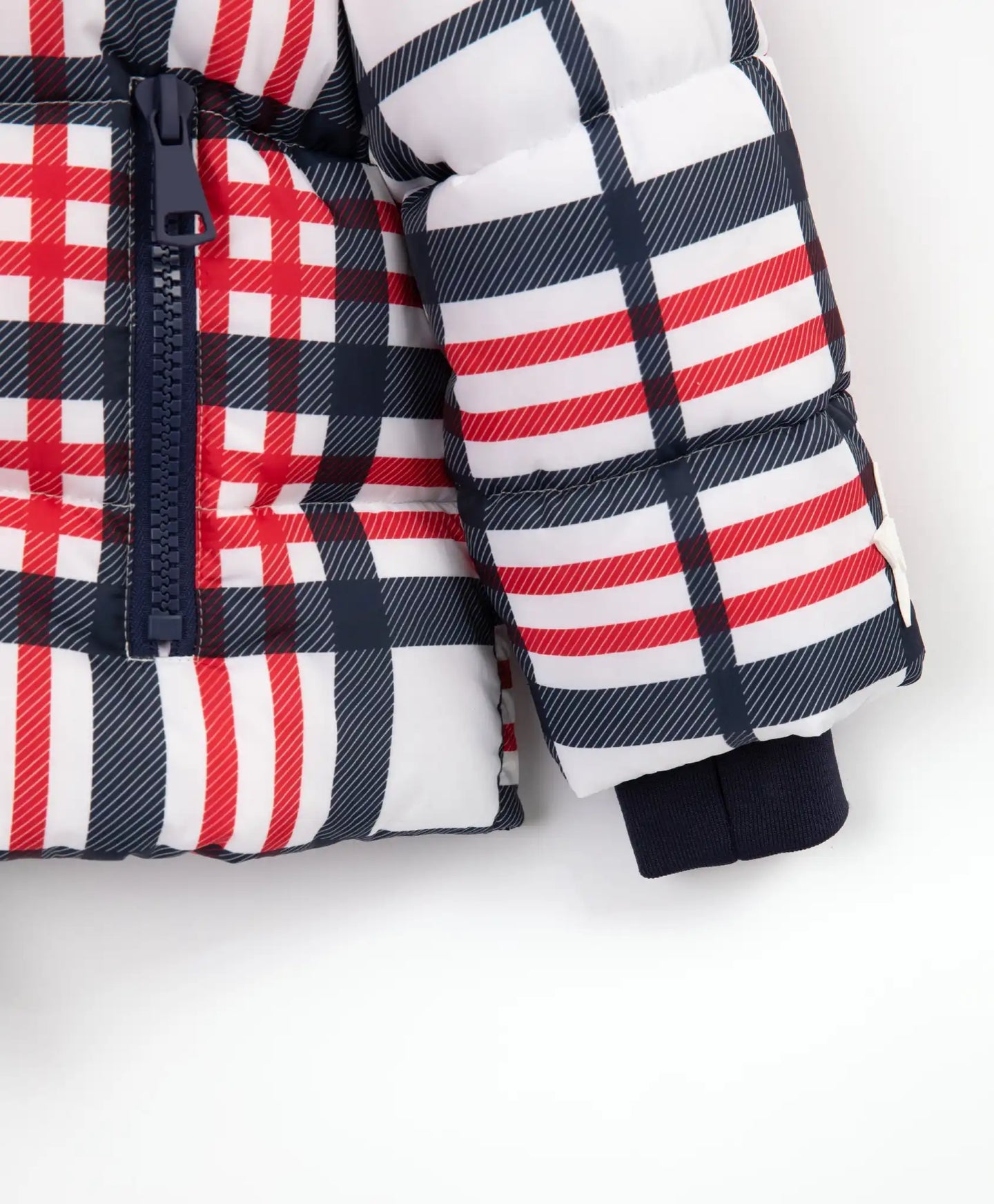 Полусезонно яке с капитонирана подплата и подвижна яка с качулка на каре за момиче Gulliver