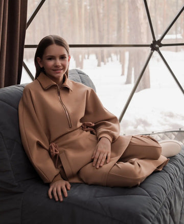 Трикотажна рокля с дълъг ръкав и яка с цип кафява за момиче Gulliver