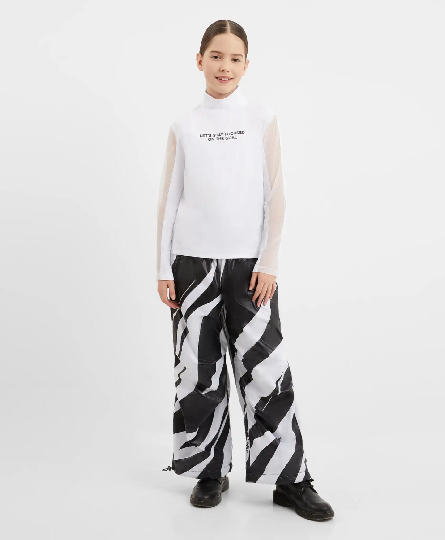 Поларени панталони с принт черно-бели за момиче Gulliver