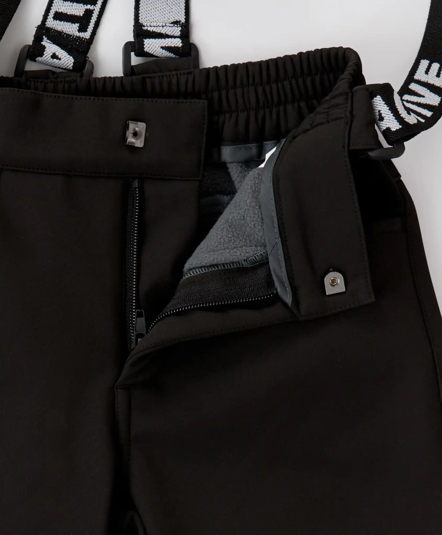 Панталони междинен сезон Softshell със свалящи се тиранти черни детски Button Blue