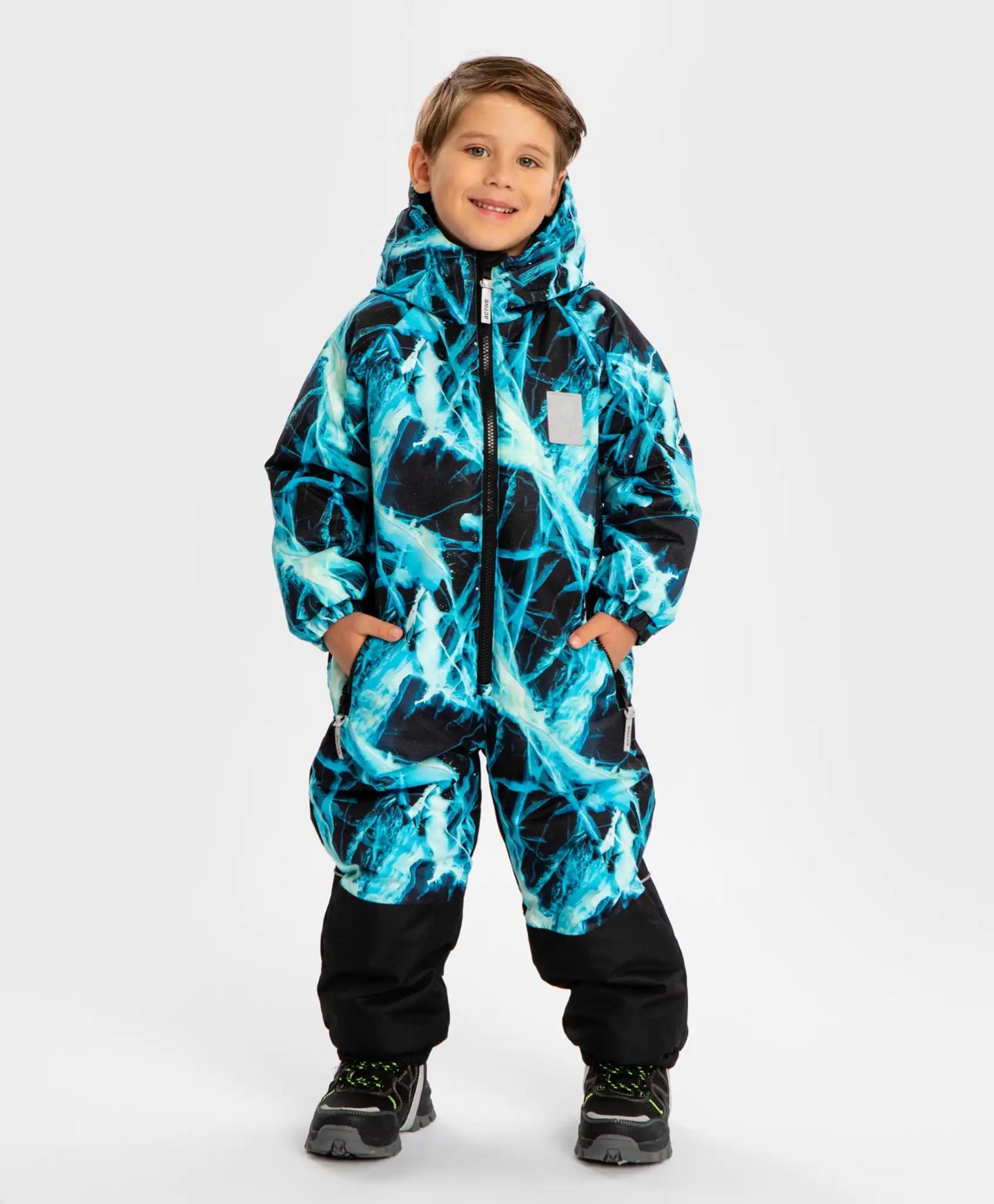 Гащеризон междинен сезон водоустойчив с качулка, пришити презрамки и принт многоцветен за момче Button Blue