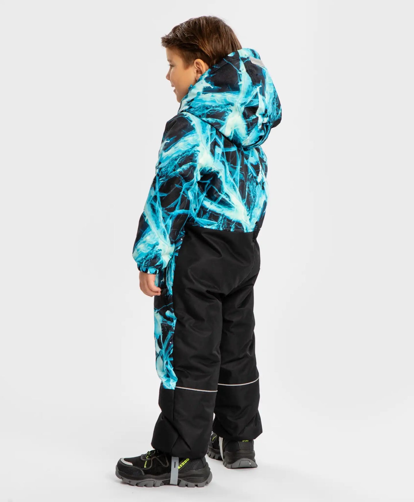 Гащеризон междинен сезон водоустойчив с качулка, пришити презрамки и принт многоцветен за момче Button Blue