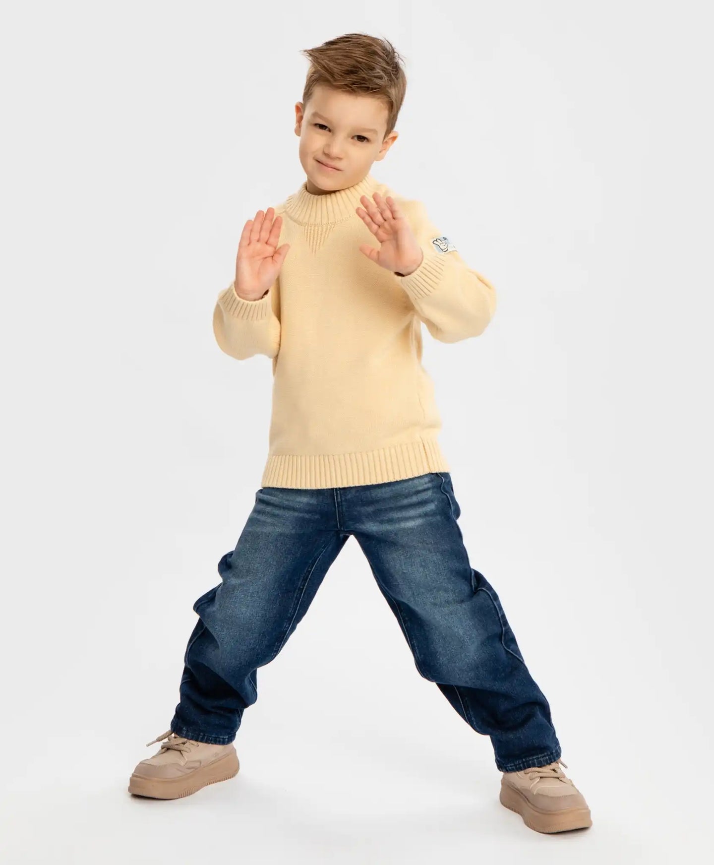 Пуловер с яка на стойка в бежов цвят за момче Button Blue