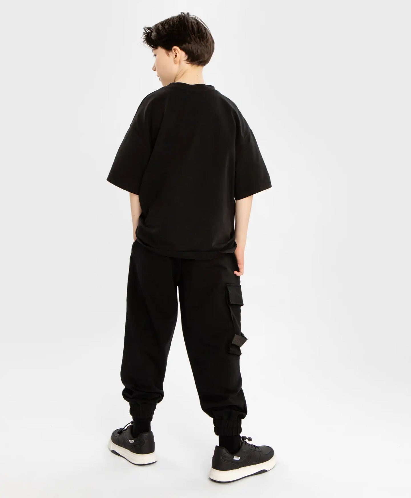 Панталони джогъри с ластичен колан и три джоба черни за момче Button Blue