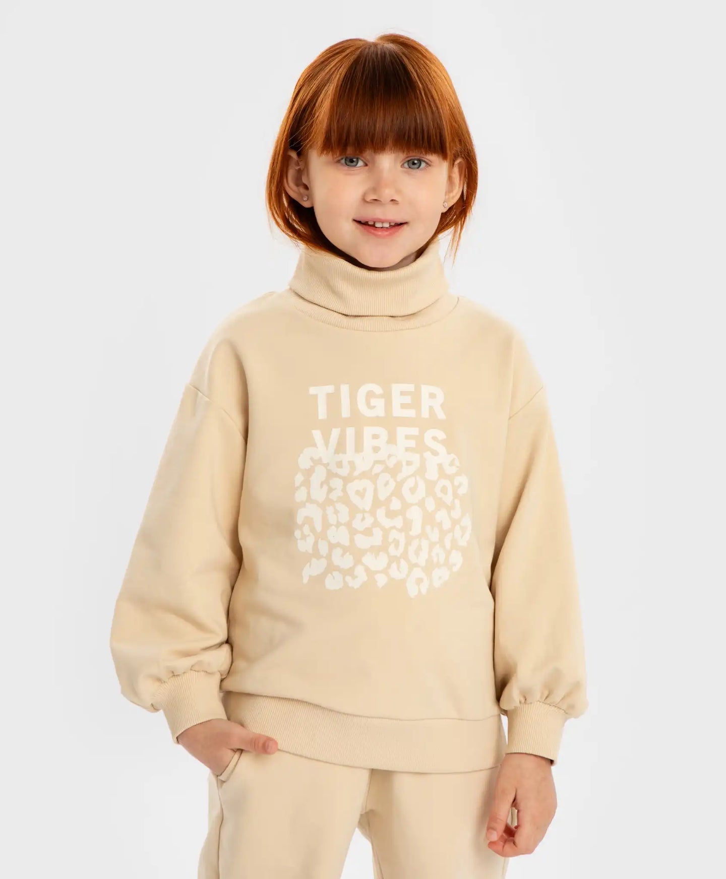 Пуловер с яка на стойка и животински принт бежов за момиче Button Blue