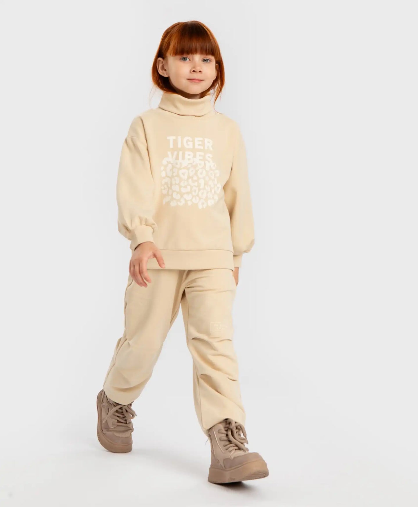 Пуловер с яка на стойка и животински принт бежов за момиче Button Blue