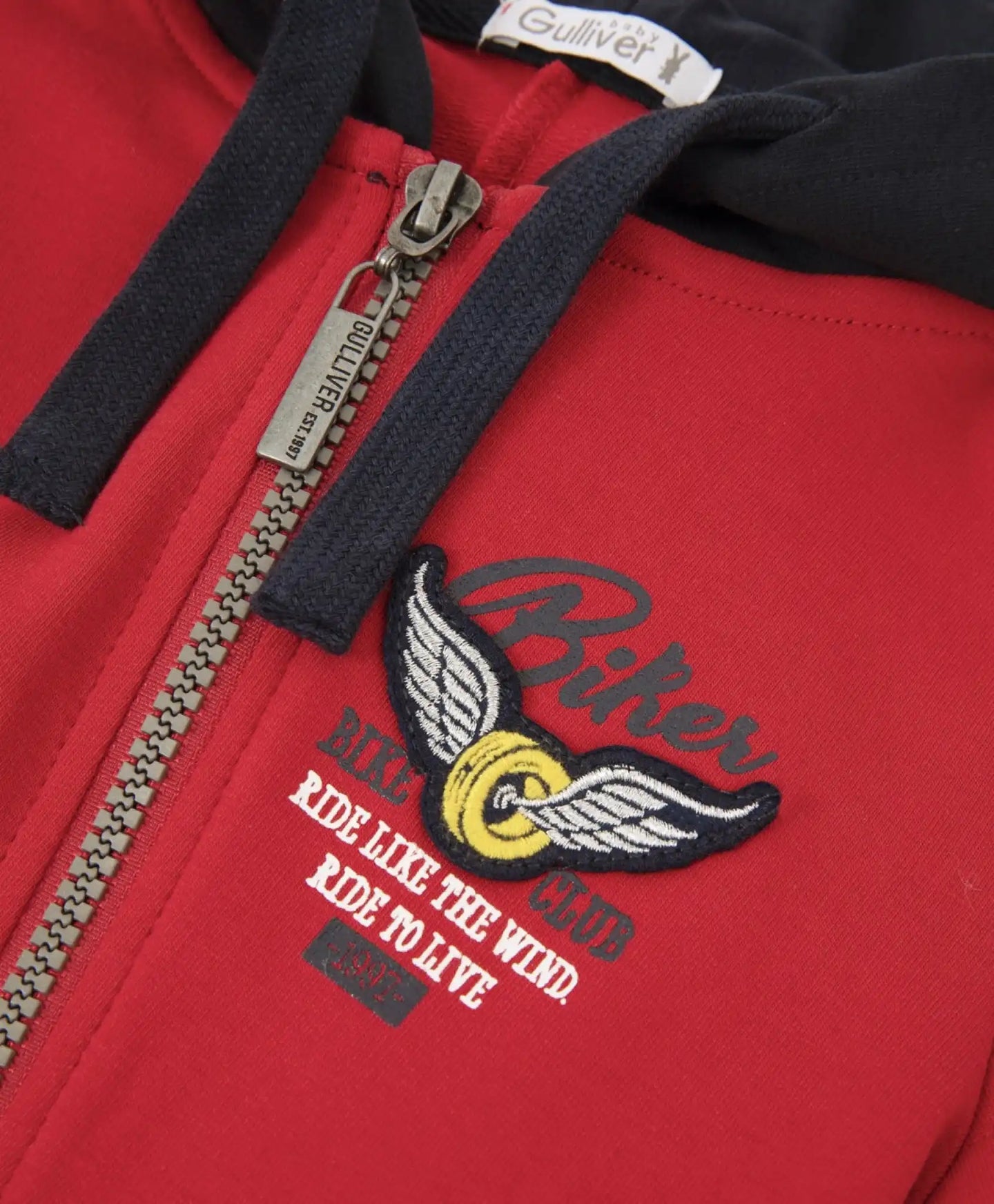 Гащеризон с качулка и асиметричен цип червен Gulliver