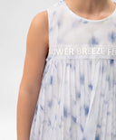 Детска рокля бяла от плисирана мрежа с флорални мотиви на подплата Gulliver