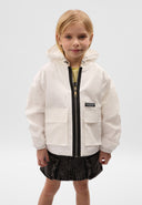 Бяла свободна ветровка с паднала линия на раменете от Gulliver