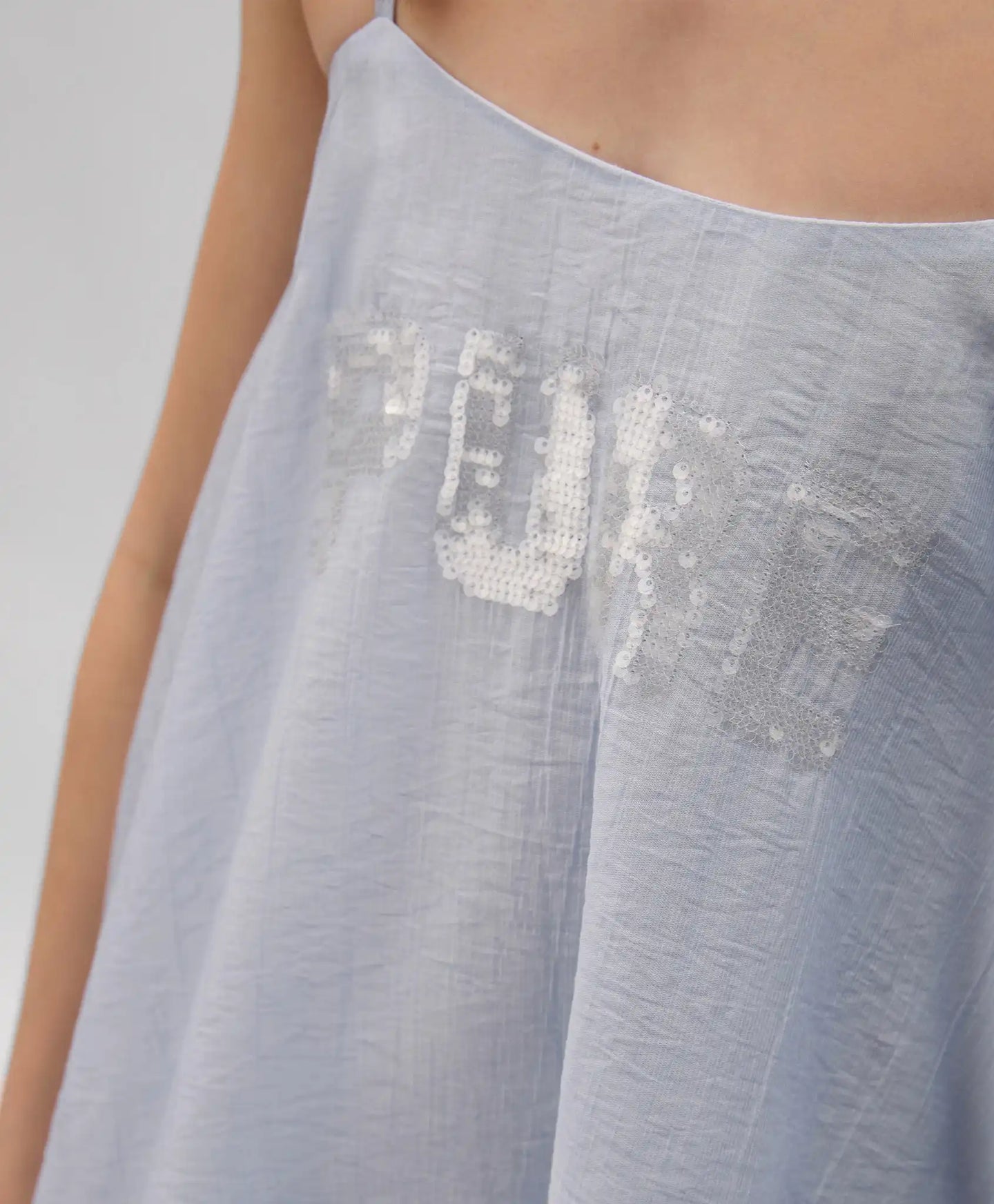 Детски син сарафан с трапецовиден силует от батиста с декорация от пайети - Gulliver