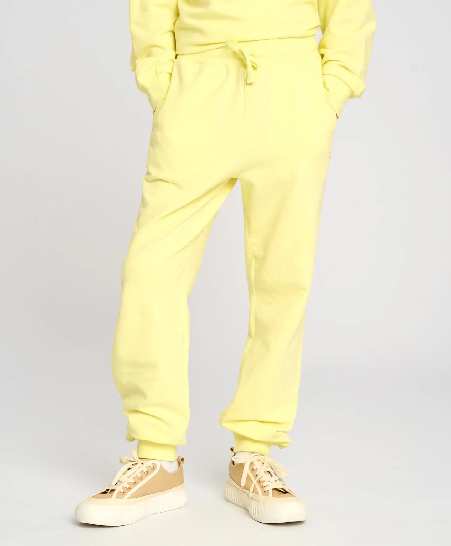 Базови детски джогъри жълти с ластичен колан Button Blue