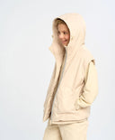 Детски утеплен елек с качулка млечнобял Button Blue