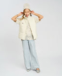 Елек за момиче утеплен бял капитониран Button Blue