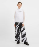 Поларени панталони с принт черно-бели за момиче Gulliver