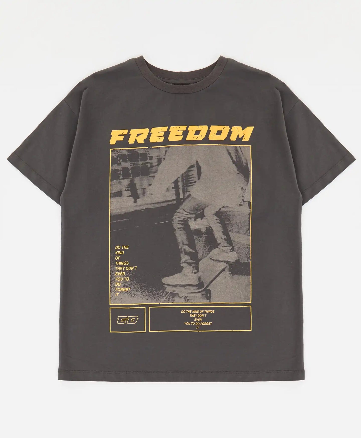 Тениска с къс ръкав и принт сива за момче Button Blue