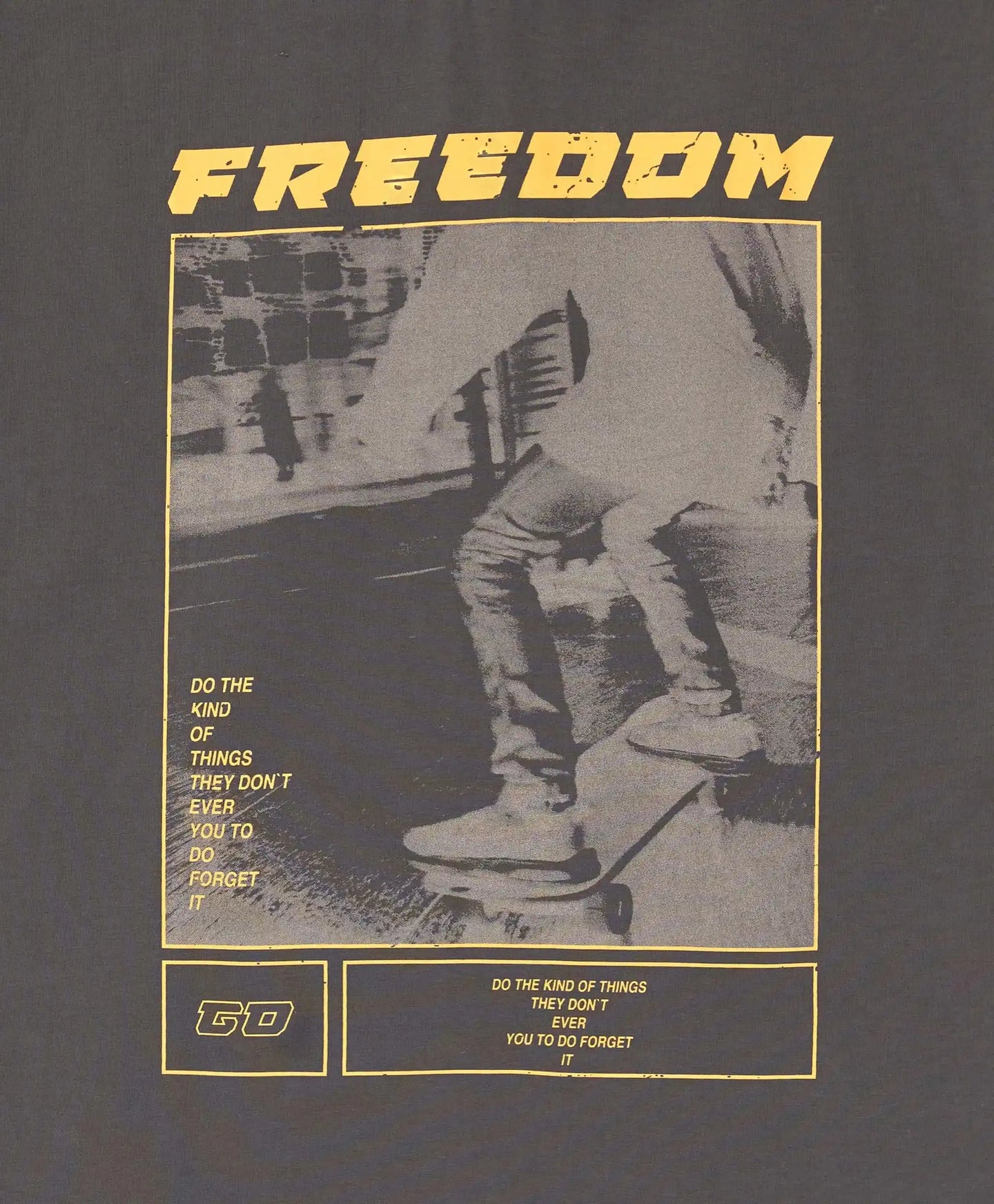 Тениска с къс ръкав и принт сива за момче Button Blue