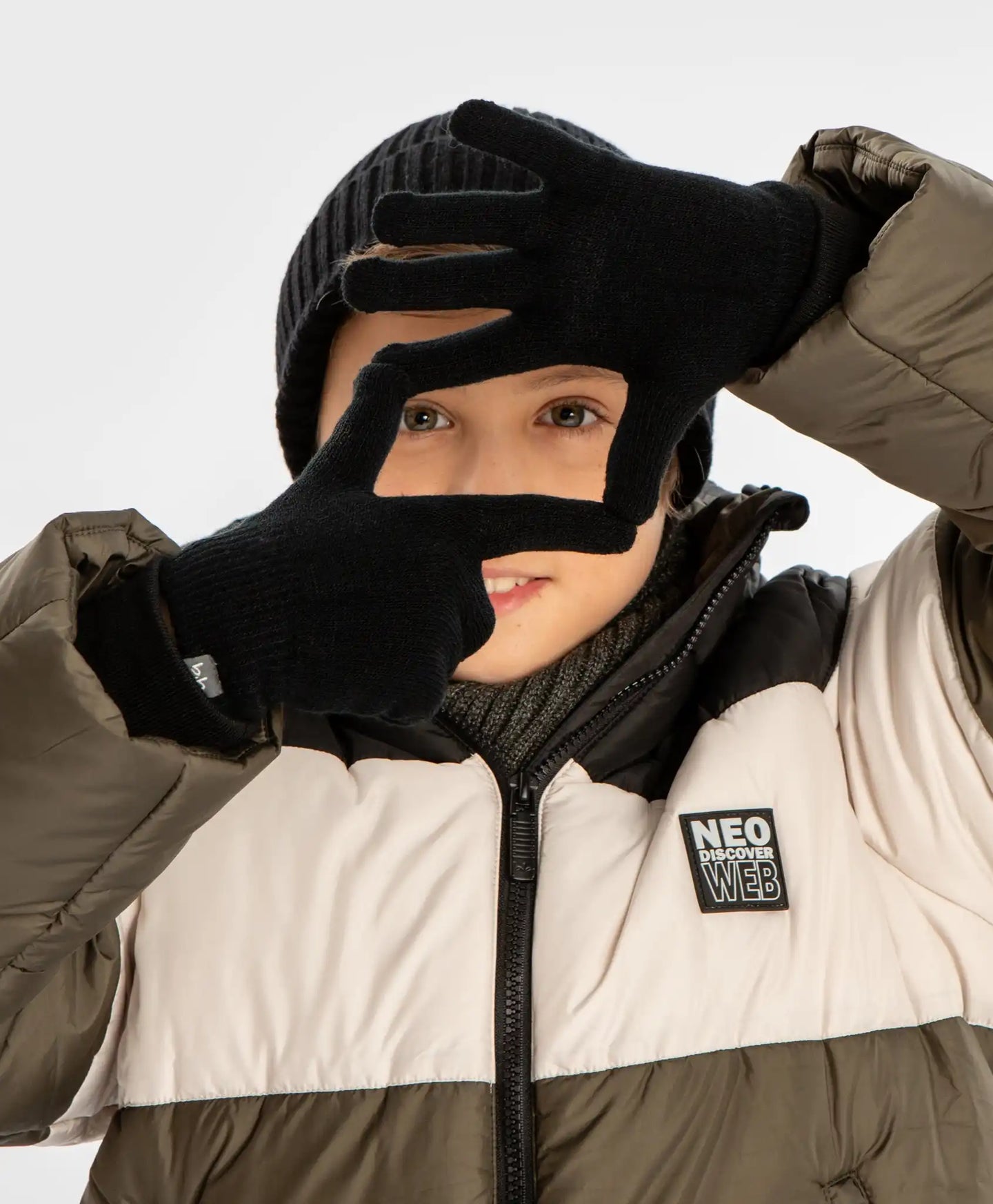 Ръкавици плетени черни детски Button Blue