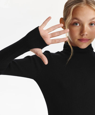 Плетена водолазка с качулка за момиче полуприлепнал силует, черна Gulliver