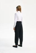 Черни трикотажни панталони тип слоучи (от англ. slouchy – свободни, торбести) от Gulliver